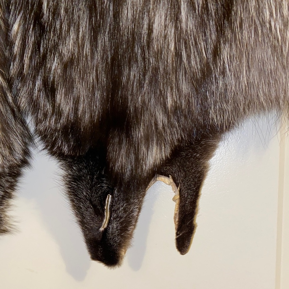 Luxurious Fur Vest in Gray, size Small - Picture 5 of 6